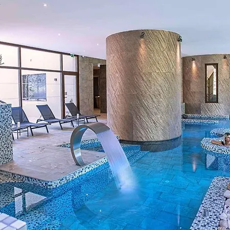 Chateau De Massillan 4*