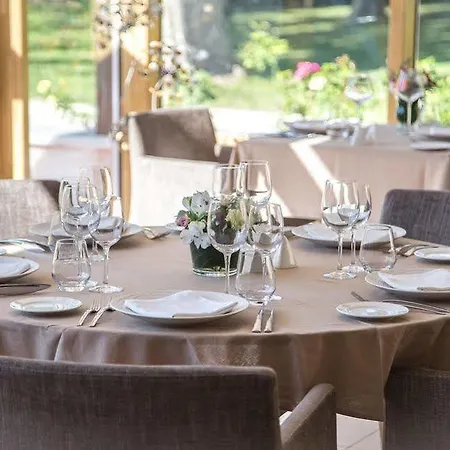 Hotel Chateau De Massillan Uchaux