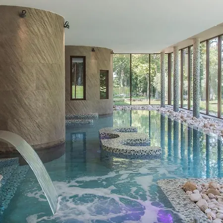 Chateau De Massillan 4*